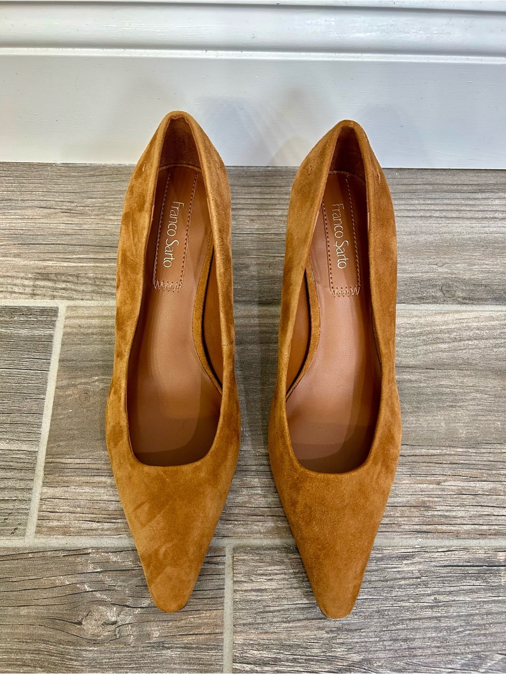 Franco Sarto Astra Tan Camel Suede Pointed Toe Kitten Heels Pumps Size 6M NWOT